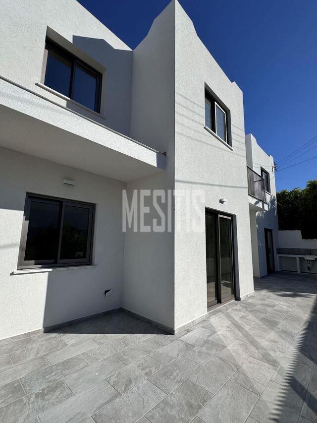 detachedHouse-27720290-6c7e-4d8f-a3ff-1be75bdf645c_Wtr.jpeg