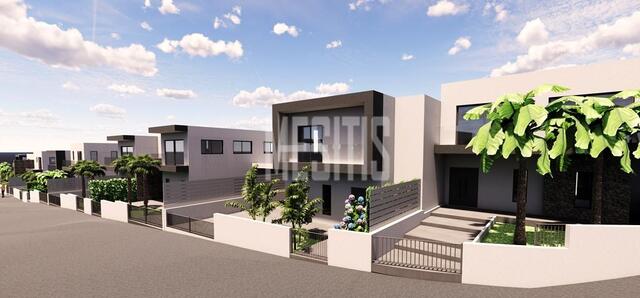 detachedHouse-6cf078ac-ff98-45b5-a587-5ed0fecefb23_Wtr.jpg
