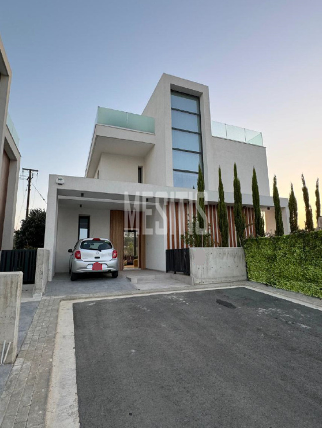 detachedHouse-2a684d09-0250-4b16-9637-43cdff3b3b24_Wtr.png