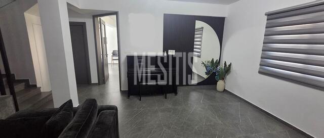 detachedHouse-853e6961-b753-4d1d-a02f-cd1f1b6b2ee0_Wtr.jpg